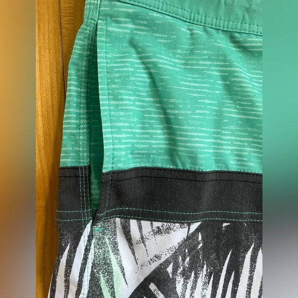 O'Neill Men's Breaker Cruzer Stretch Boardshort, Tropical Print, Size 36 - Picture 9 of 13